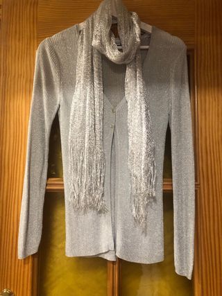 Elegante chaqueta color plata. New look. S/M