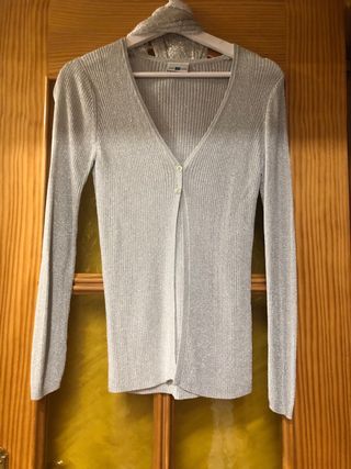 Elegante chaqueta color plata. New look. S/M