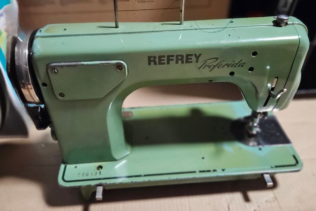 Máquina coser Refrey coleccionista