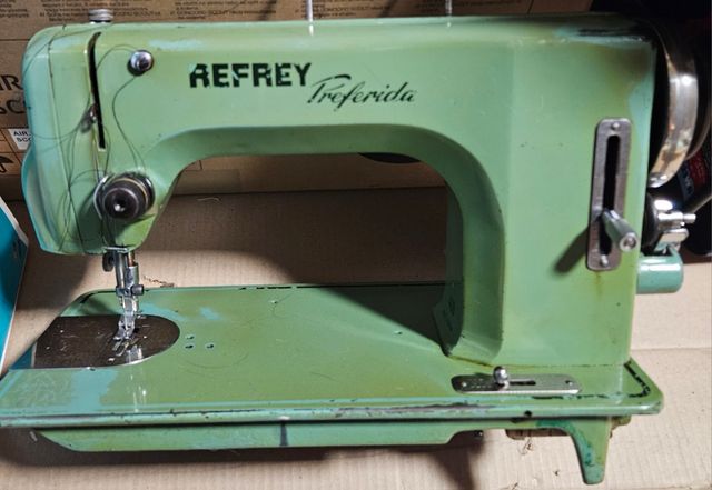 Máquina coser Refrey coleccionista