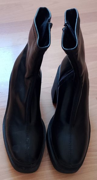 Botines de tacón alto