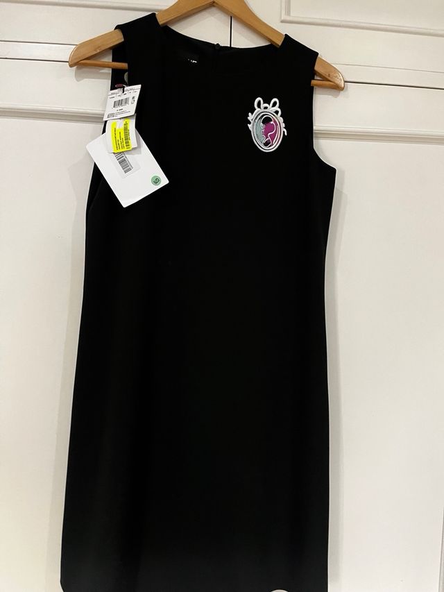 Vestido negro Moschino
