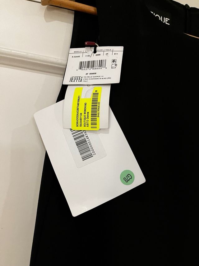 Vestido negro Moschino