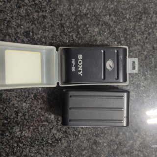 Cargador SONY + cámara y componentes de regalo