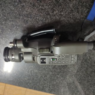 Cargador SONY + cámara y componentes de regalo