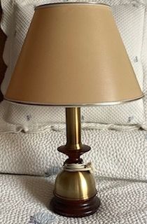 Lámpara de sobremesa madera y bronce