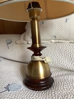 Lámpara de sobremesa madera y bronce