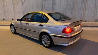 BMW 318i 5 Puertas Metalizado