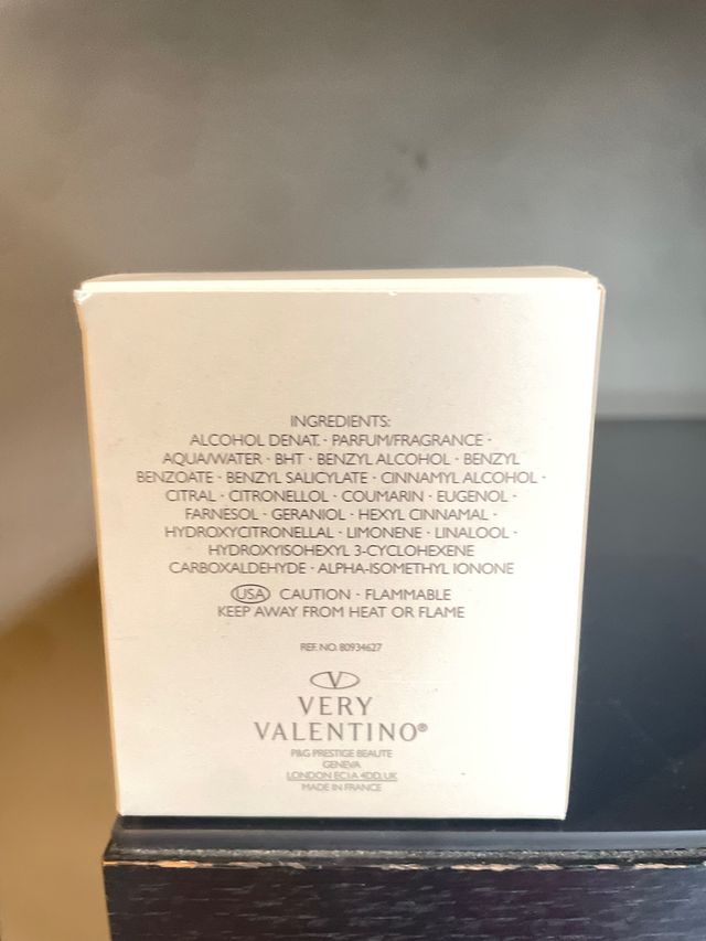 VERY VALENTINO