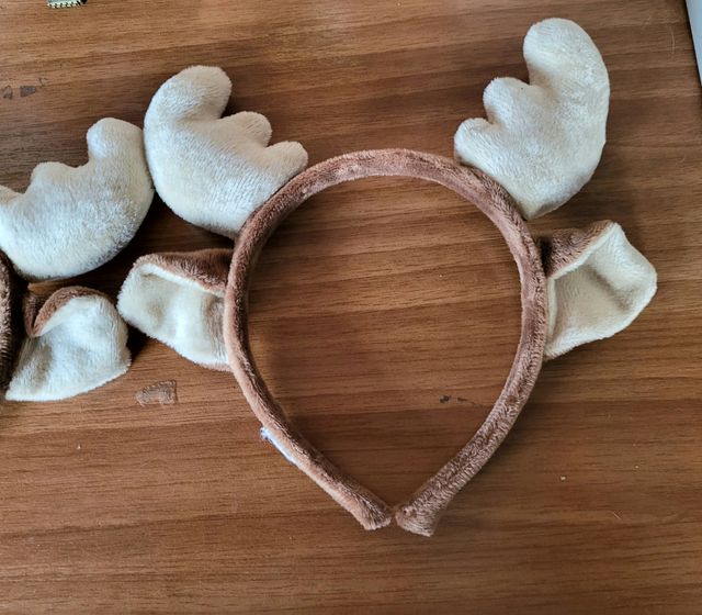 DIADEMA SUAVE DE NAVIDAD. CON OREJITAS