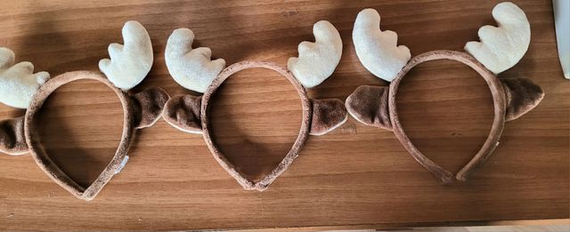 DIADEMA SUAVE DE NAVIDAD. CON OREJITAS