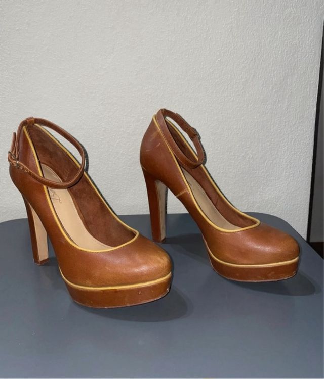 Décolleté Berskha color cuoio