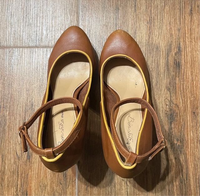 Décolleté Berskha color cuoio