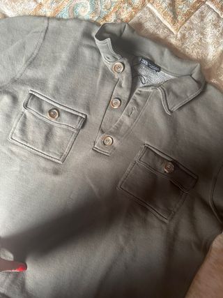 Sudadera caqui de Zara talla M Usada 