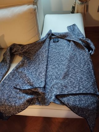 Poncho negro y Chaqueta original 