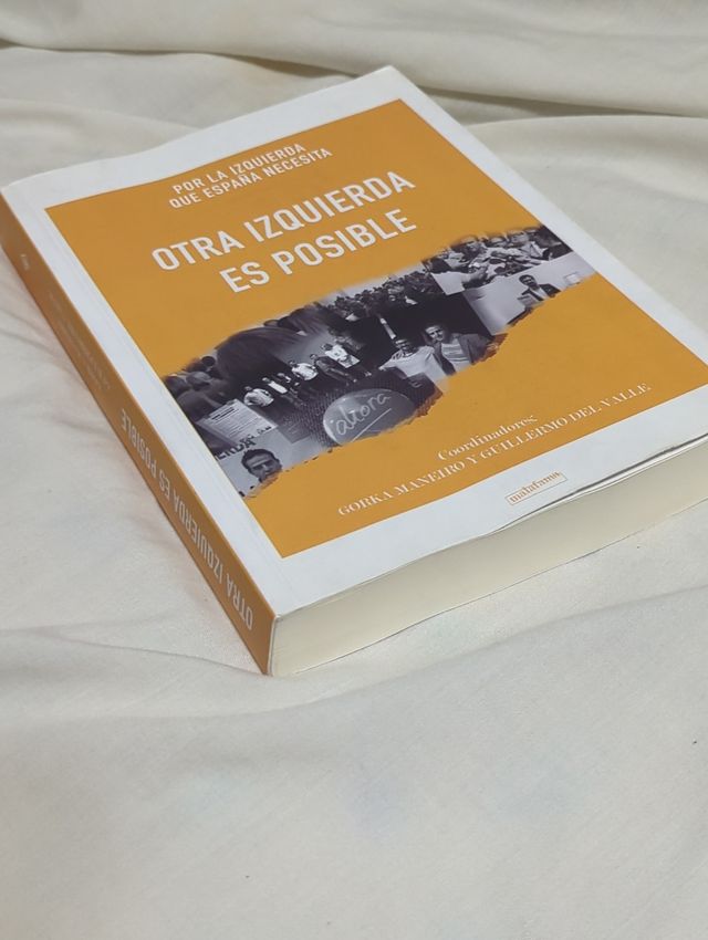 Libro "Otra izquierda es posible"  firmado