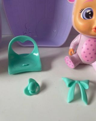 BEBE LLORON con casita