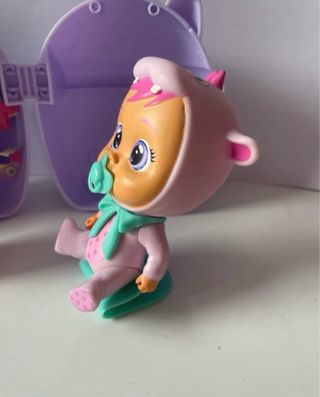 BEBE LLORON con casita