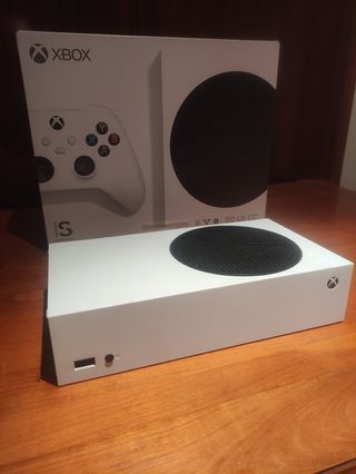Xbox Series S + Mando (SSD 512Gb)