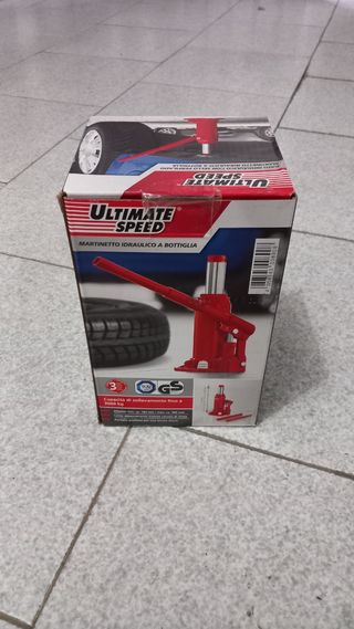 Cric per la macchina