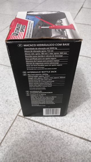 Cric per la macchina