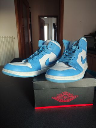 Air Jordan 1 Retro Mid UNC 554724-106
