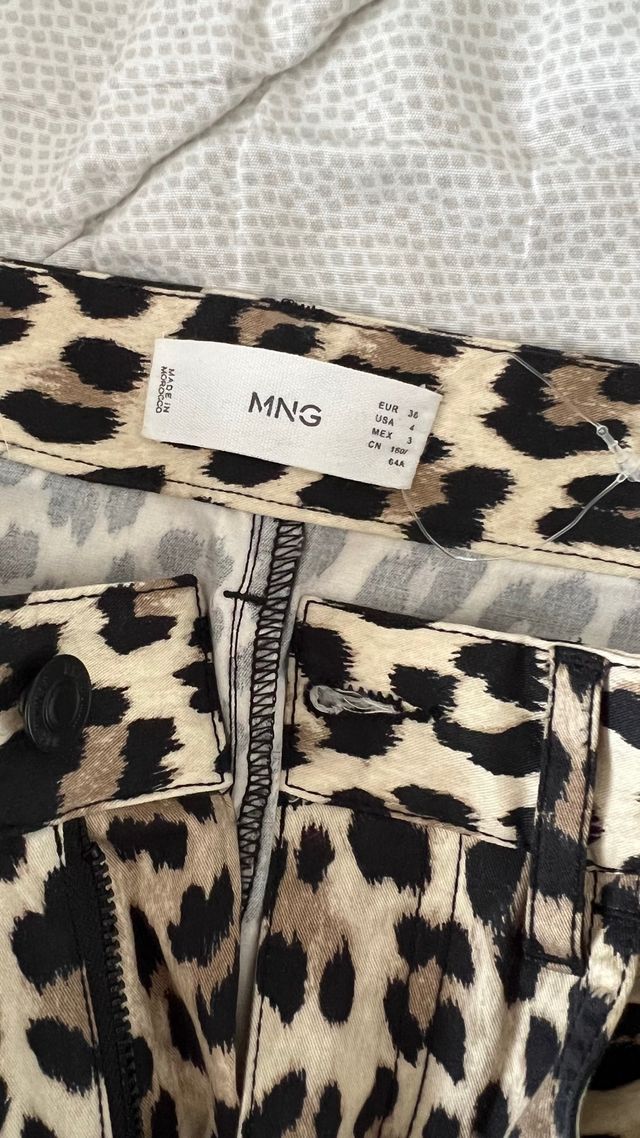 Pantalon estampado leopardo