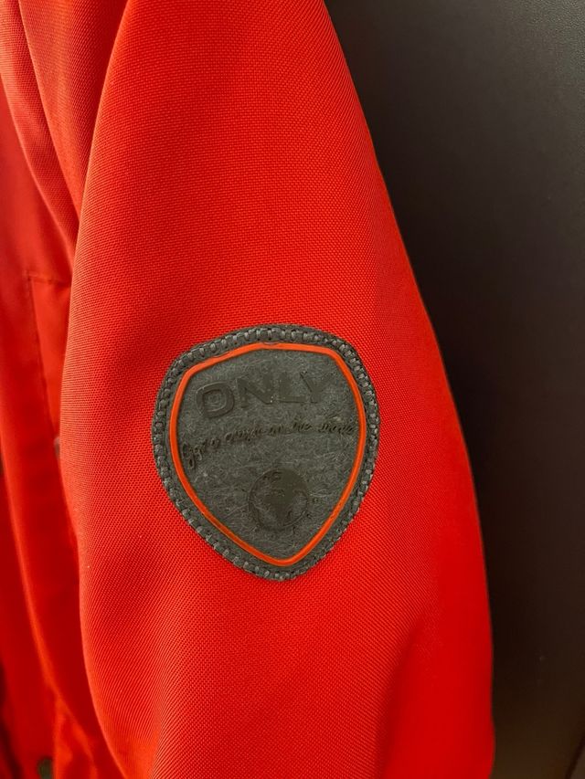 CHAQUETA marca ONLY (mujer)