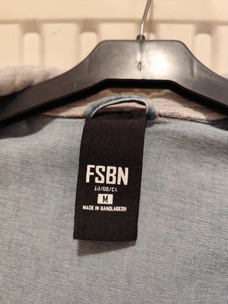 Chaqueta vaquera con gorro