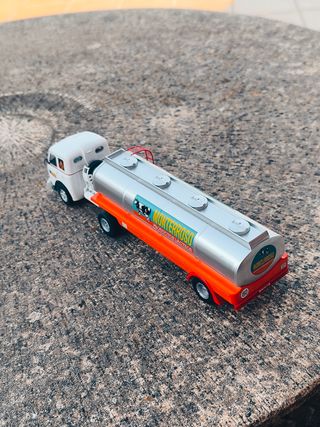 1:43 Pegaso Z-701, Salvat