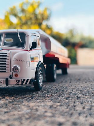 1:43 Pegaso Z-701, Salvat