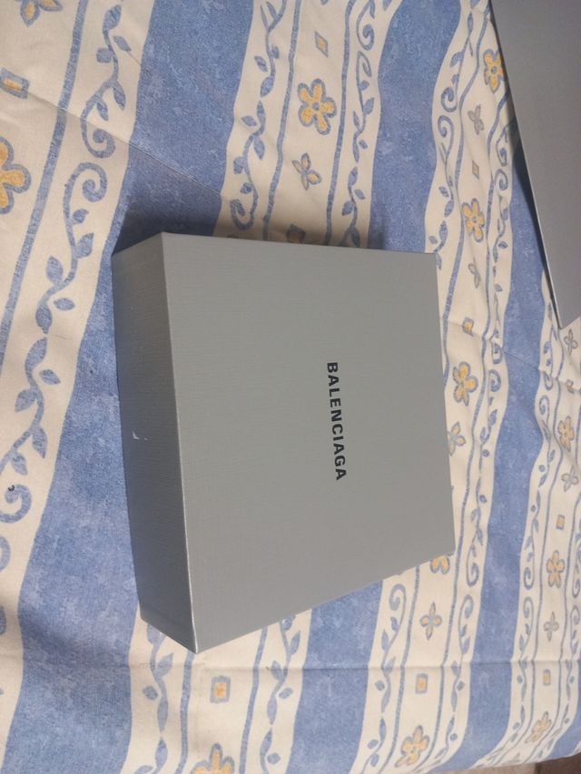 Lote 2 bolsas  y caja