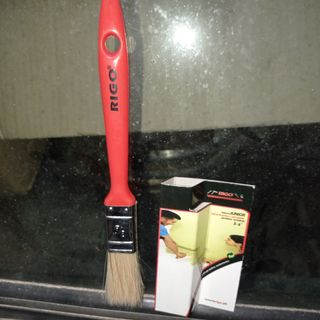 Pincel y brocha planos pintura y barniz