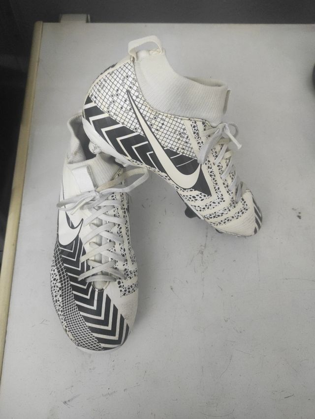 Botas fútbol multitaco número 35,5