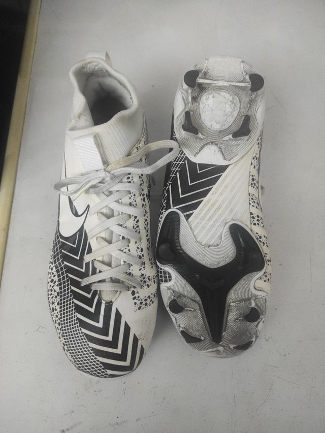 Botas fútbol multitaco número 35,5