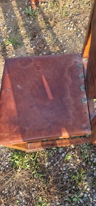 Mesa y sillas 