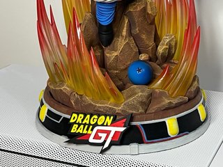 Figura resina Gojeta SSJ4 36cm