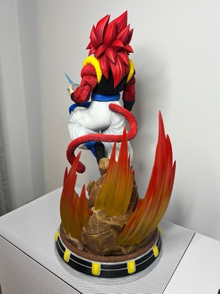 Figura resina Gojeta SSJ4 36cm