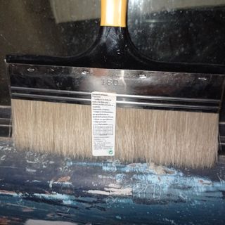 Brocha plana y pincel