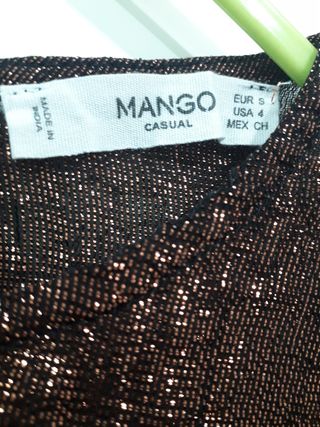 Bonita blusa/camiseta brillo de Mango 🤎