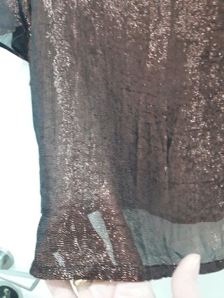Bonita blusa/camiseta brillo de Mango 🤎
