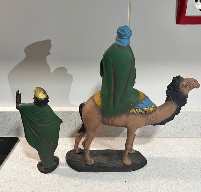 Rey mago Baltasar a camello con paje