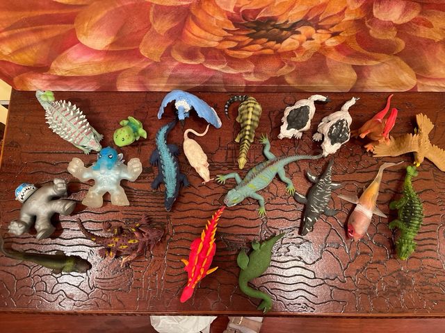 Animales flexibles de juguete