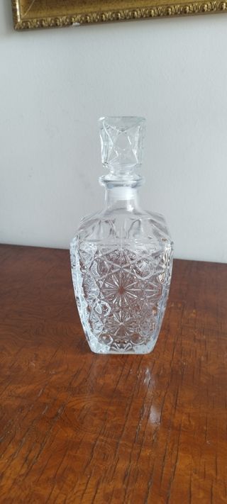 Bottiglia in vetro sfaccettata vintage