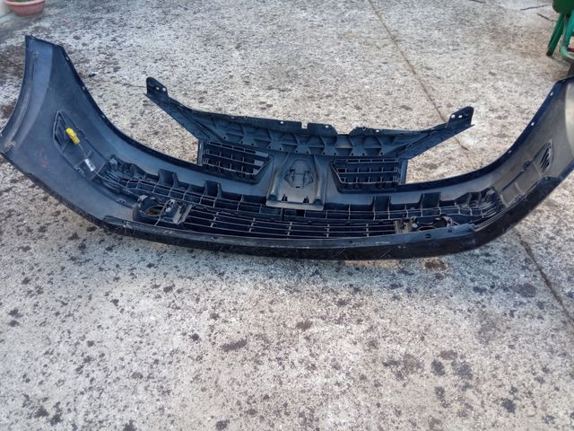 Parachoques Renault Megane Sedan 2