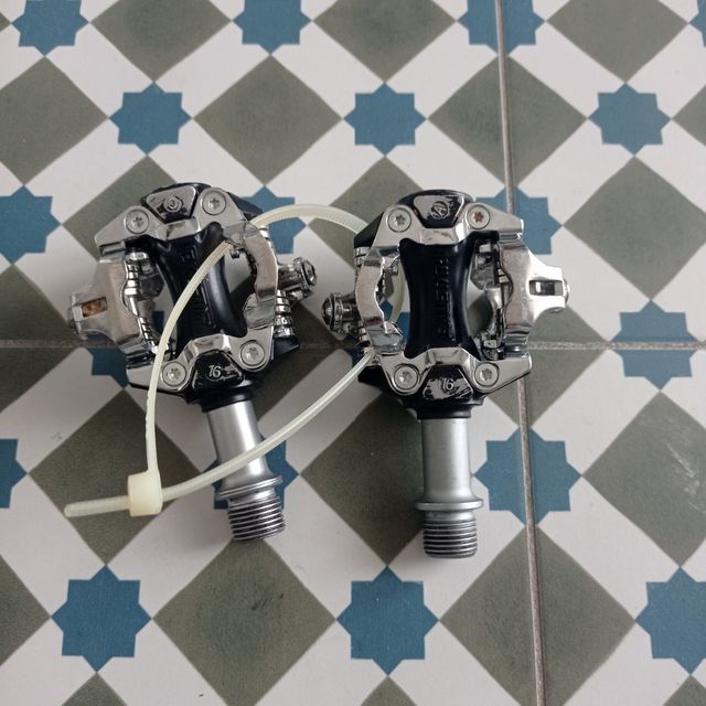 Pedales MTB marca exustar