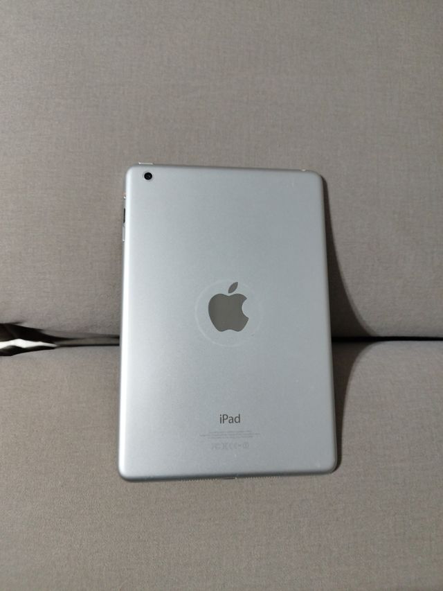 Ipad mini. Sin pantalla, para piezas.