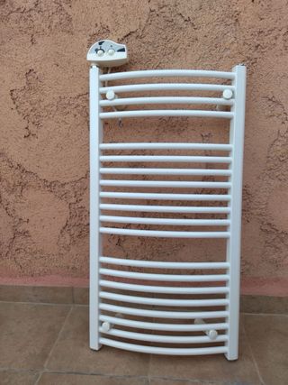 Radiador toallero eléctrico