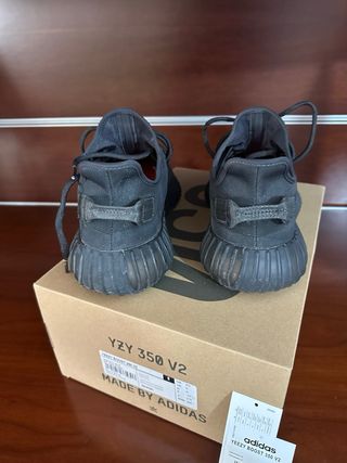 Yeezy boost 350 V2 eur 43 1/3 - us 9 1/2
