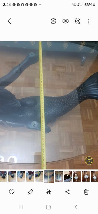 Mesa baja con sirena.